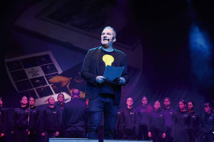 "Euskal identitate berri bat behar dugu, garaiari egokitua"