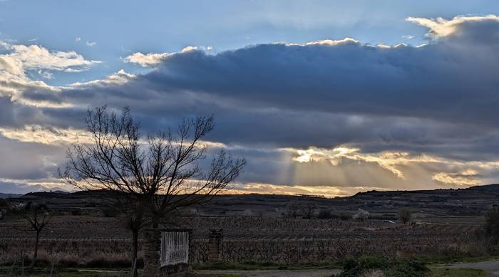 Ostarteak, baina hodeitzeko joeran