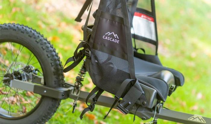 Ibilaldi irisgarriak egiteko aulki gurpildun berezia erabiliko dute