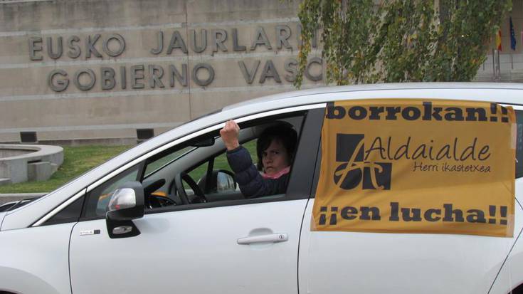 Aldaialdeko gurasoek mobilizazioei berrekin diete, aurrerapausoak exijitzeko