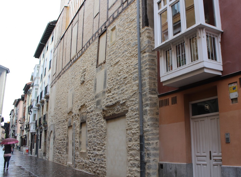 Lazarragak "sakonki" aztertuko du Kafe Antzokia Ruiz de Bergara jauregian egiteko proposamena