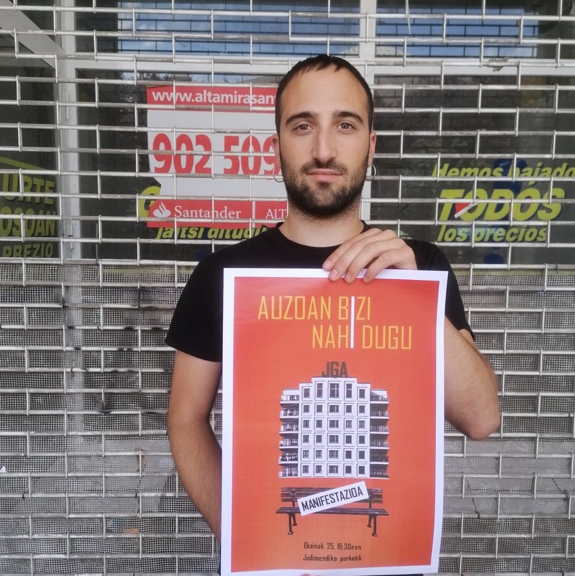"Auzoan bizitzeko ditugun trabak agerian utzi nahi ditugu"