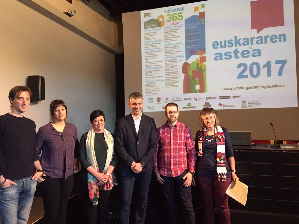 Jardueraz betetako astea prestatu dute, Euskararen Egunaren bueltan