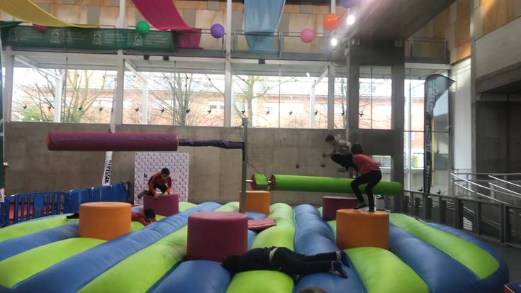 Bertan behera geratu da Gasteizko Gabonetako haur parkea