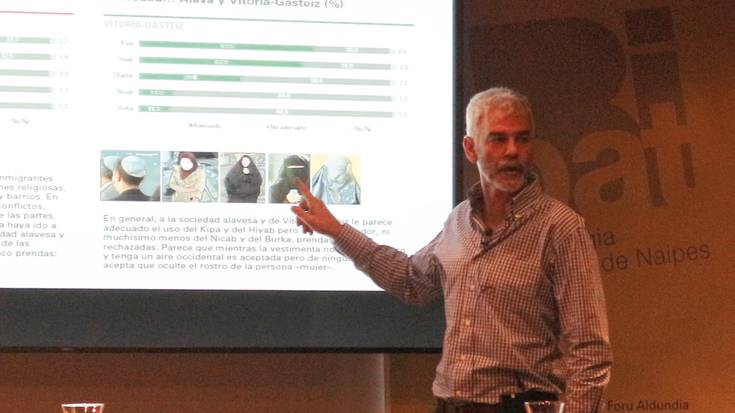 Etorkinak ez dira arazo arabarrentzat