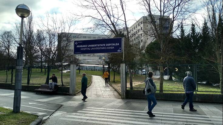 Haurtxo bat hil da leiho batetik erorita Gasteizen