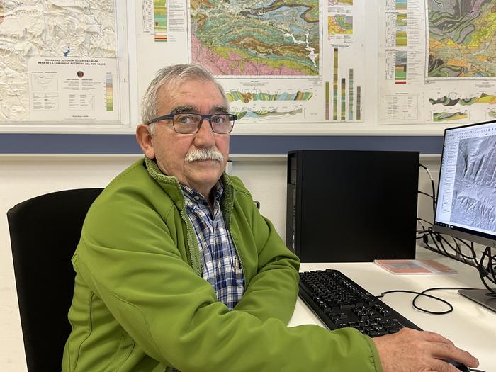 "Harri lauza baten kolapsoak eragin du lurrikara"