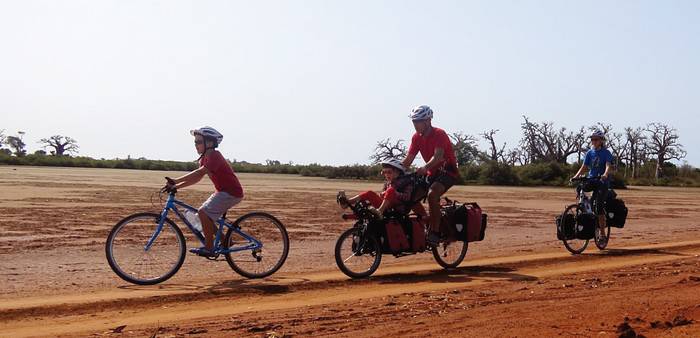 GASTEIZ: Seme-alabekin bizikletaz oporretan