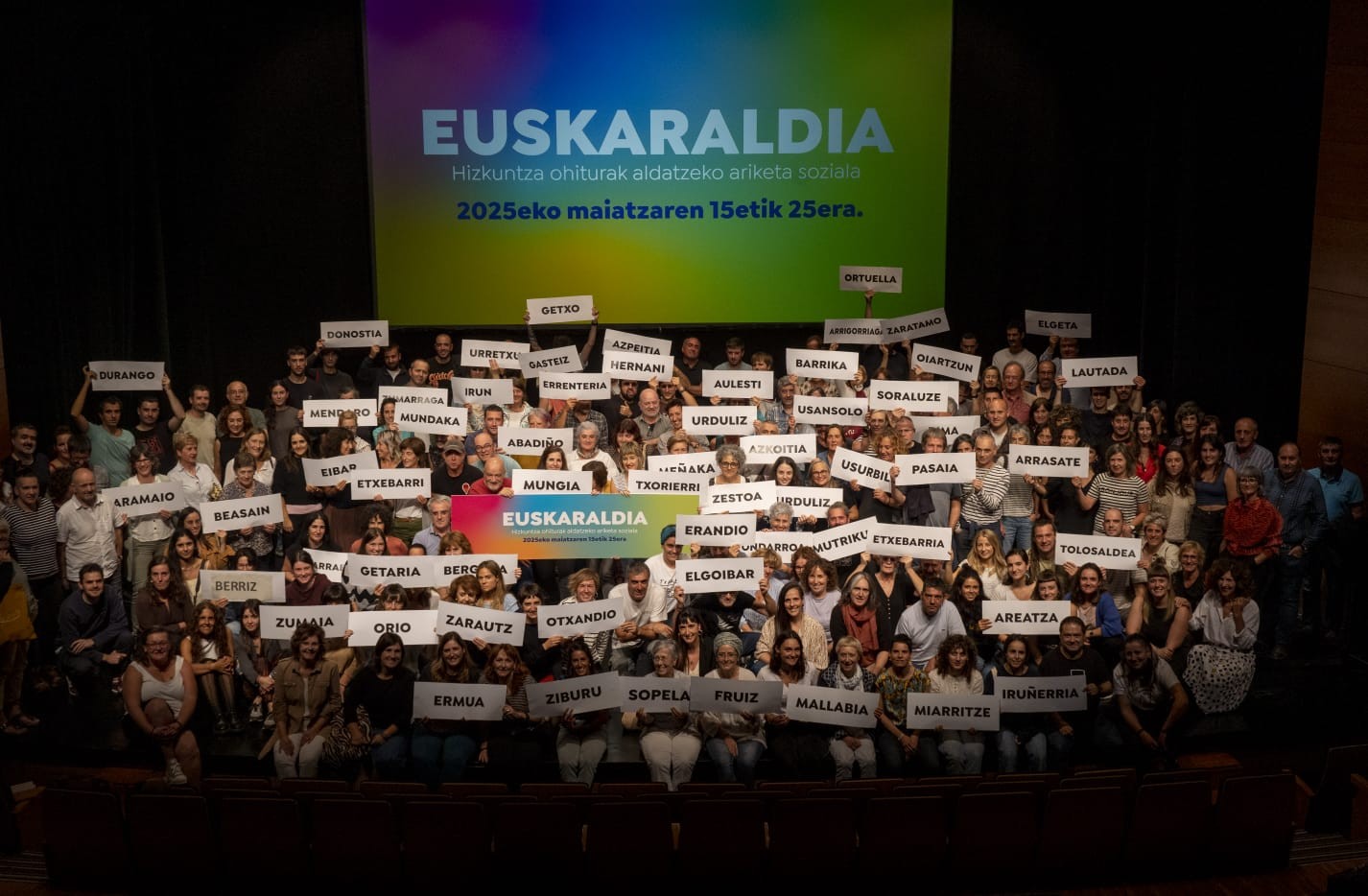 153.640 euskaltzale eta askoz gehiago, elkar mugituz