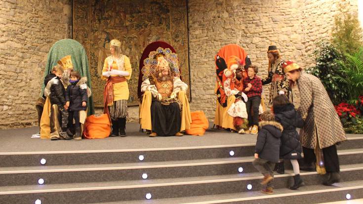 Errege magoak Gasteizera heldu dira