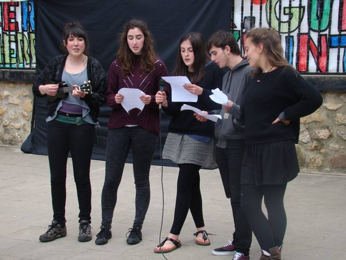 [AURKEZPENA] 'Bertsoa Bizi Gazte bideo klip lehiaketa'