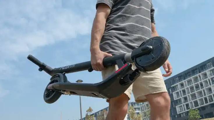 200 euroko isunak espaloitik patinete elektrikoz ibiltzeagatik