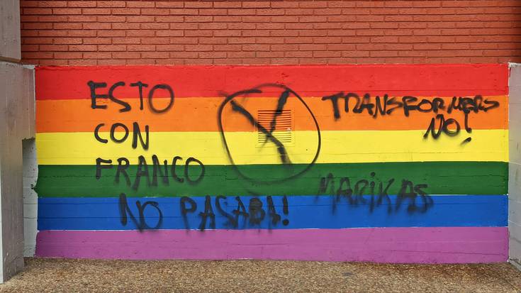 Margoketa homofobo eta transfoboak agertu dira Umandi Ikastolan