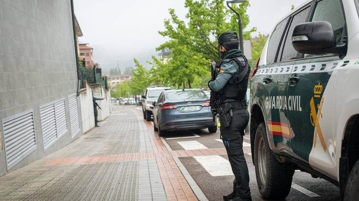 Bi lagun atxilotu dituzte jihadismoari lotutako polizia operazio batean