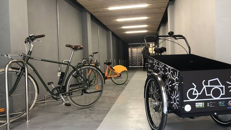 Milioi bat aldiz erabili dira Gasteizko bizikleten aparkaleku seguruak