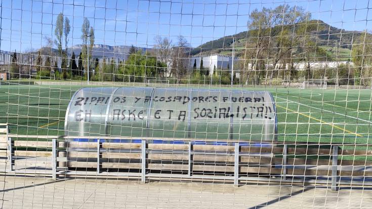 Laugarrenez, Ertzaintzaren kontrako pintadak egin dituzte Amurrion