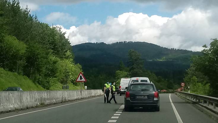 Pertsona bat hil da Luiaondon, lau ibilgailuren arteko istripu batean