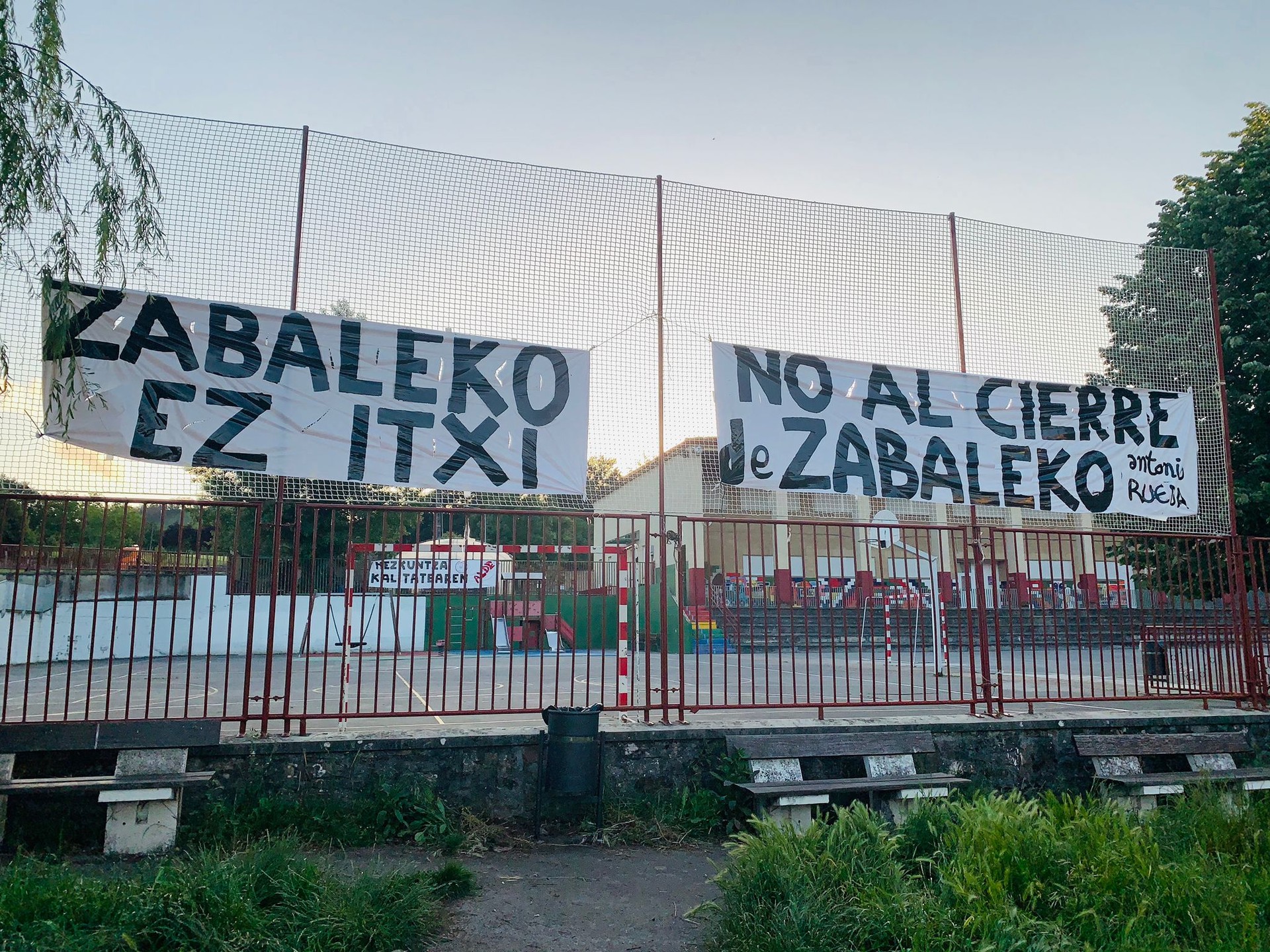 Amurrioko Zabaleko ikastetxea itxi nahi dutela salatu dute