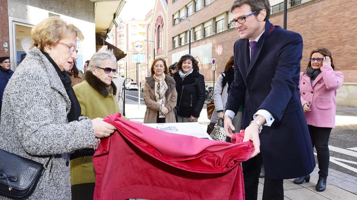 Frankismoan preso egondako emakumeak omendu dituzte