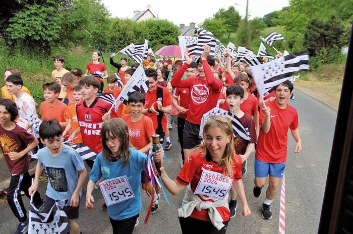 "Ahizpa txikiak" mundu osoan