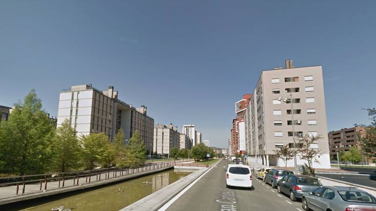 Juan Carlos I.ari kalea kentzea erabaki "eskasa" dela kritikatu dute