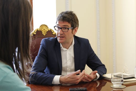 "Laster ezagutuko ditugu Gasteiz Antzokirako kokapen posibleak"