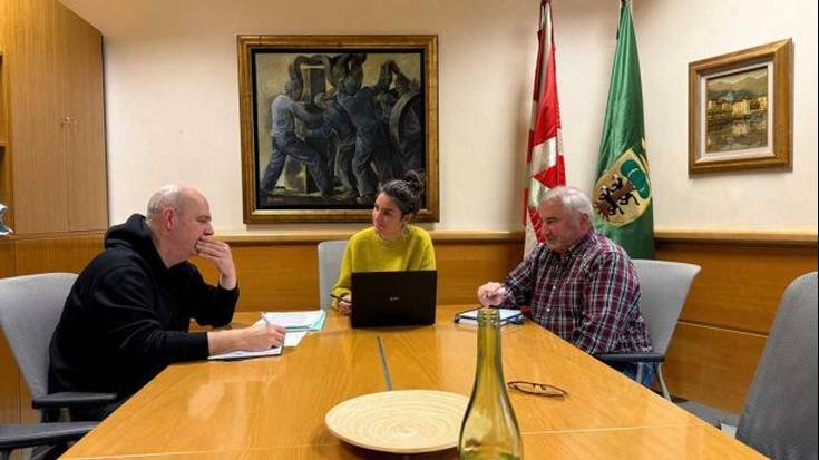 Kalean bizi diren pertsonei arreta emateko estrategia adostu dute Aiaraldean