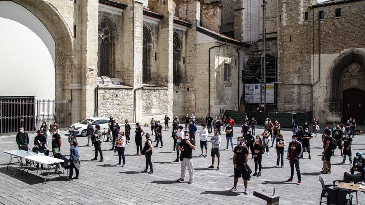 'Ostalaritza bizirik' lelopean, manifestazio nazionala deitu dute Gasteizen