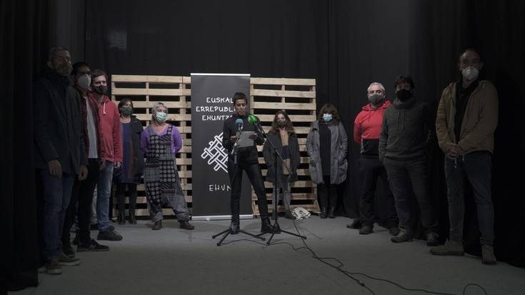 Euskal errepublikaren alde Eusko Legebiltzarra inguratzera deitu dute urriaren 22an