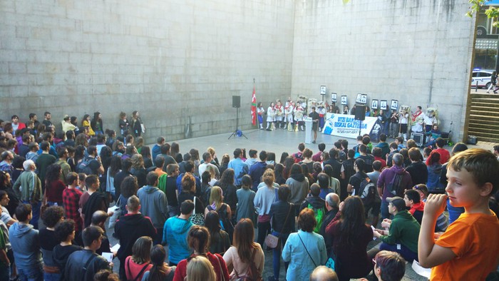 Herria haserre dago justiziarekin