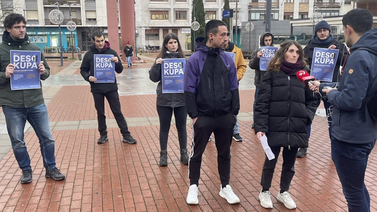 Desokupa enpresa batek Gasteizko familia bat jazarri duela salatu dute