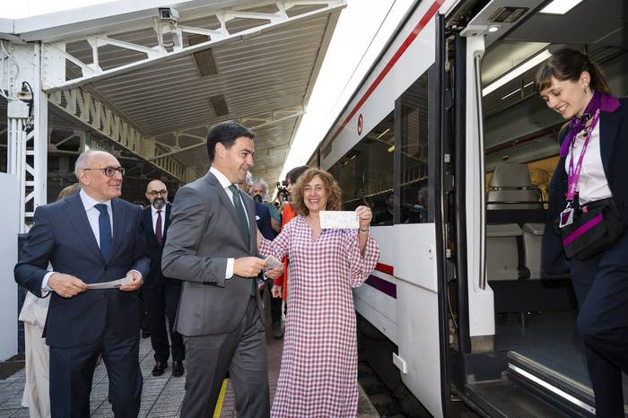 Abian da Lautada zeharkatuko duen tren zerbitzu berria