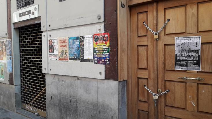 Gasteizko Udalak Pintore kaleko eraikin bat hustu duela ohartarazi dute bizilagunek