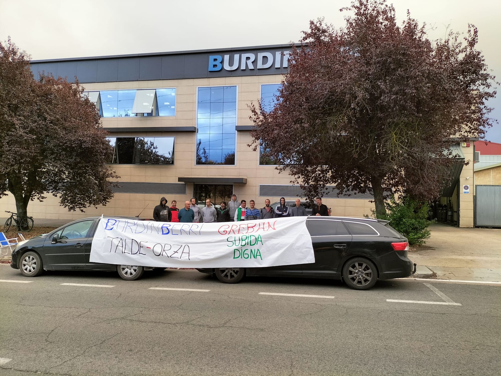 Astero hiru greba egun egingo dituzte Burdinberrin
