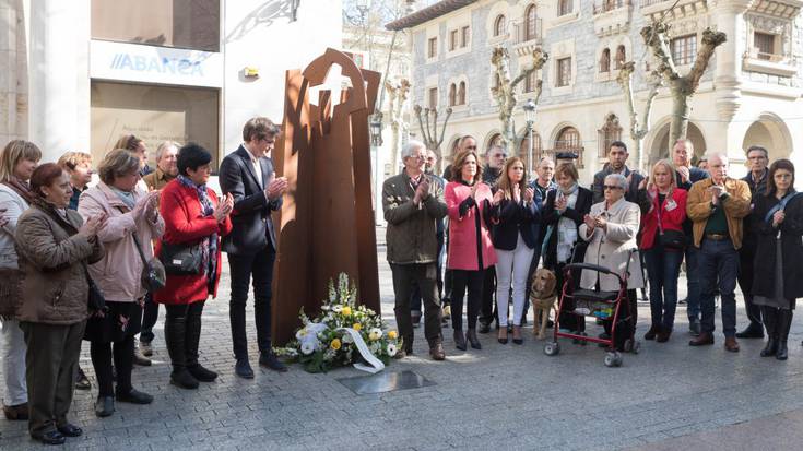 Frankismoaren biktimak oroitu dituzte ekitaldi banatan