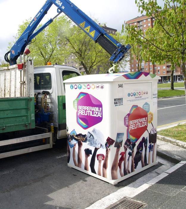 Etxean arropa eta oinetakoak jasotzeko zerbitzua jarri dute abian