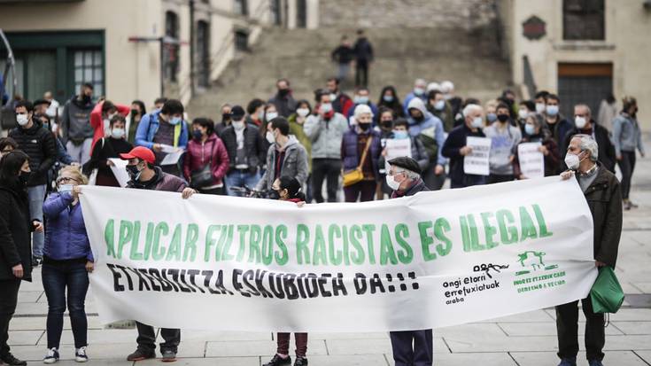 Gasteizko higiezinen agentziek "filtro arrazistak" erabiltzen dituztela salatu dute