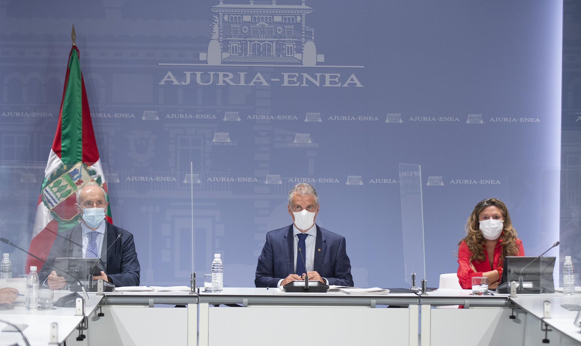 Neurri berriak: ordutegiak 1:00ak arte eta hiriguneetan maskara derrigorrezkoa