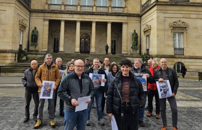 Papera jasotzeko zerbitzua hobetzeko edo kuadrillen esku uzteko eskatu dute