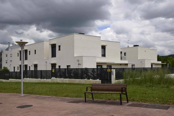 Muturreko kontrasteak Gasteizko auzoetan