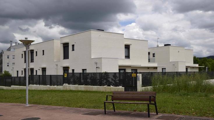 Muturreko kontrasteak Gasteizko auzoetan