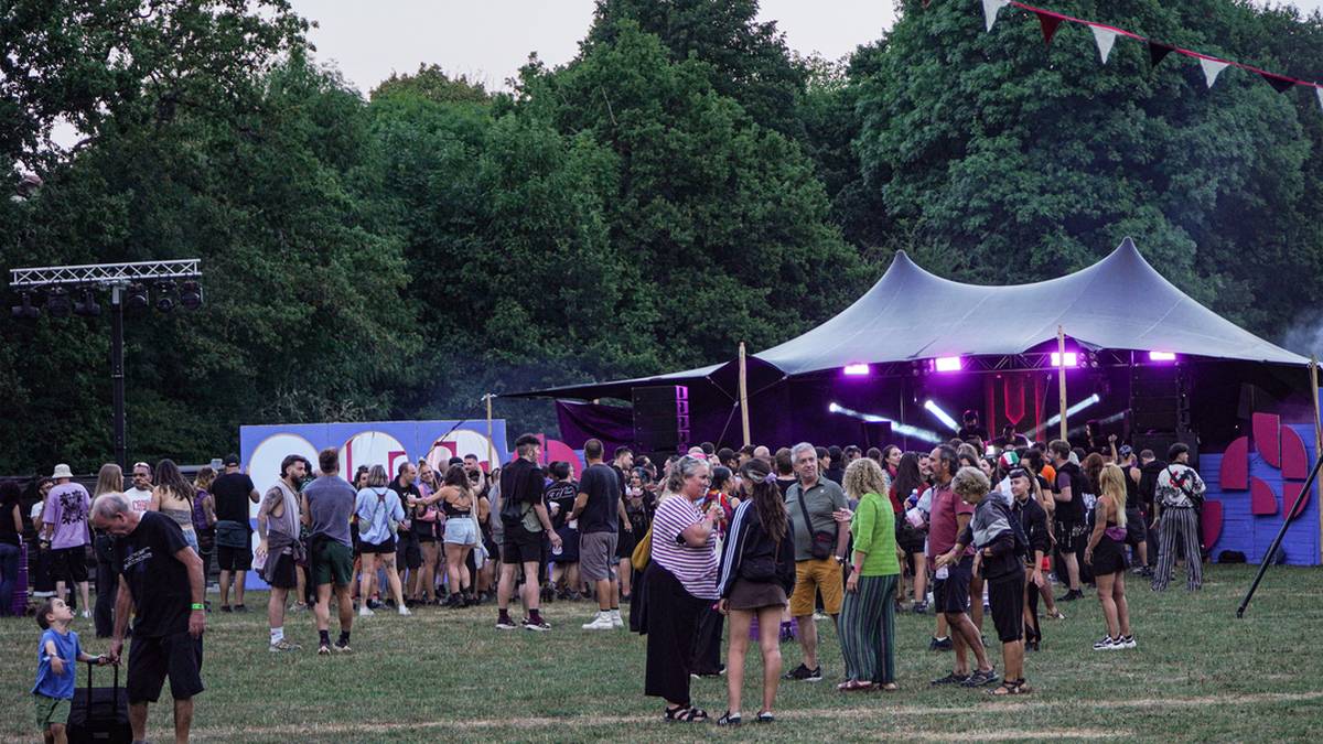 Harrikada festibalak Izarra hartu du berriro