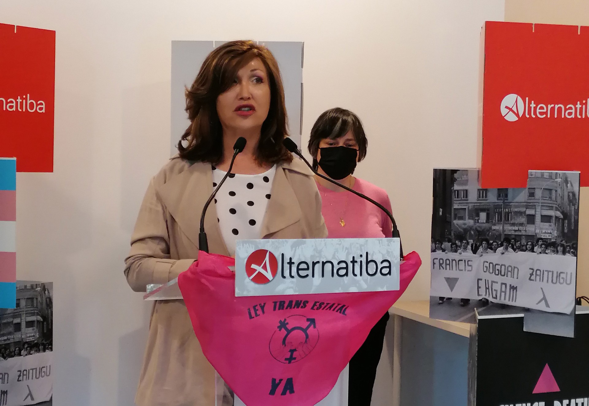 Trans bizitzak ikusarazteko erakusketa aurkeztu du Alternatibak