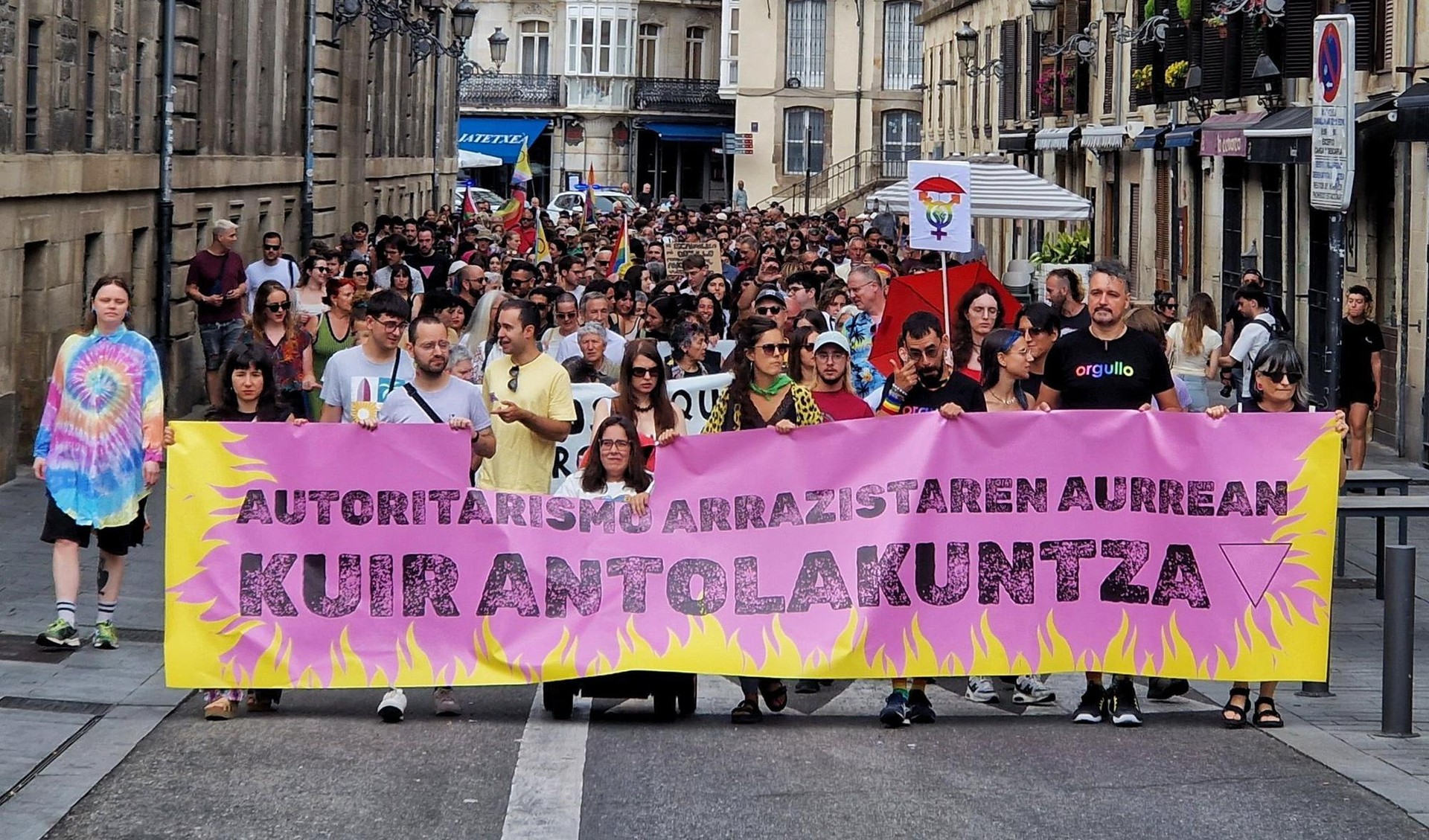 Olatu erreakzionarioari aurre egiteko "hesia" osatu dute Gasteizen