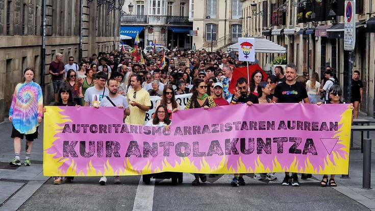 Olatu erreakzionarioari aurre egiteko "hesia" osatu dute Gasteizen
