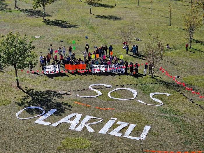 SOS Olarizuk salatu du Udalak zelaia merkantilizatu duela