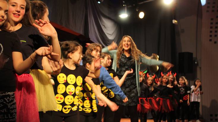 Zuriñe Gil: "Betiko euskal musika eta modan dagoena uztartzen saiatzen gara"