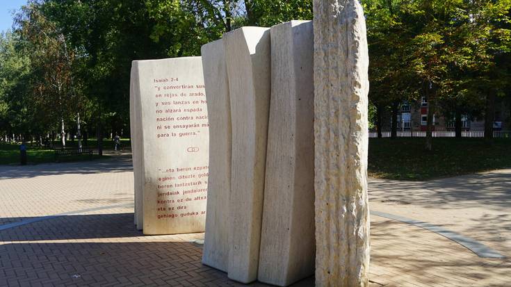 Judimendiko eskulturaren garbiketa lanak amaitu dituzte