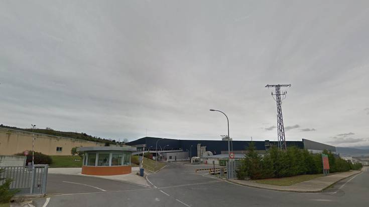 Pertsona bat erreskatatu dute Jundizko biokonpost lantegiko deskarga-hobitik