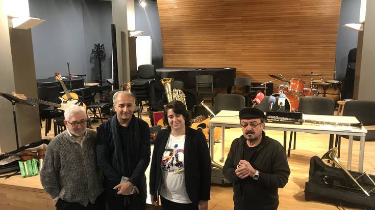 Berrogeita bost musika-tresna bidaliko dituzte Siriara